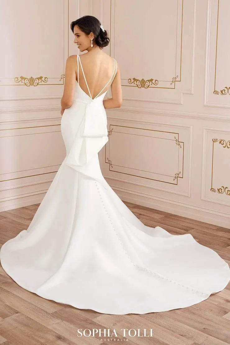 Sophia Tolli: Y22063 - Alexis